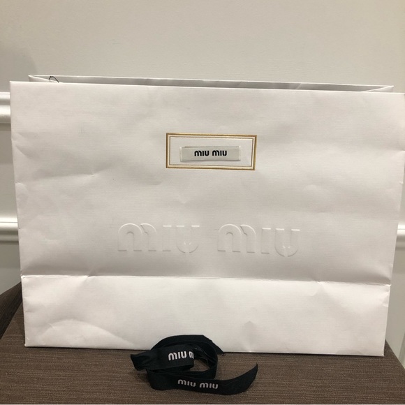 Authentic MIU MIU gift bag with MIU MIU ribbon. Very good condition. - Picture 3 of 3